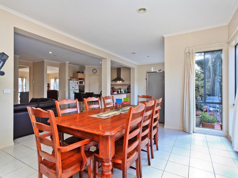 1 Catani Mews, Caroline Springs - Thumbnail 5