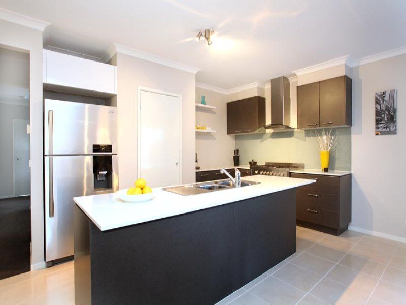 10 Woollahra Parade, Taylors Hill - Thumbnail 3