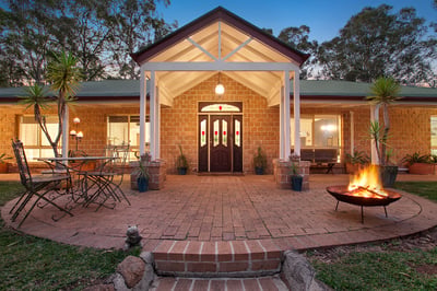 A hidden sanctuary, a tradie's haven all in idyllic surrounds