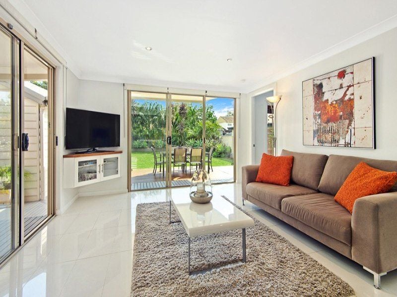 11 Burleigh Avenue, CARINGBAH, Caringbah - Thumbnail 3