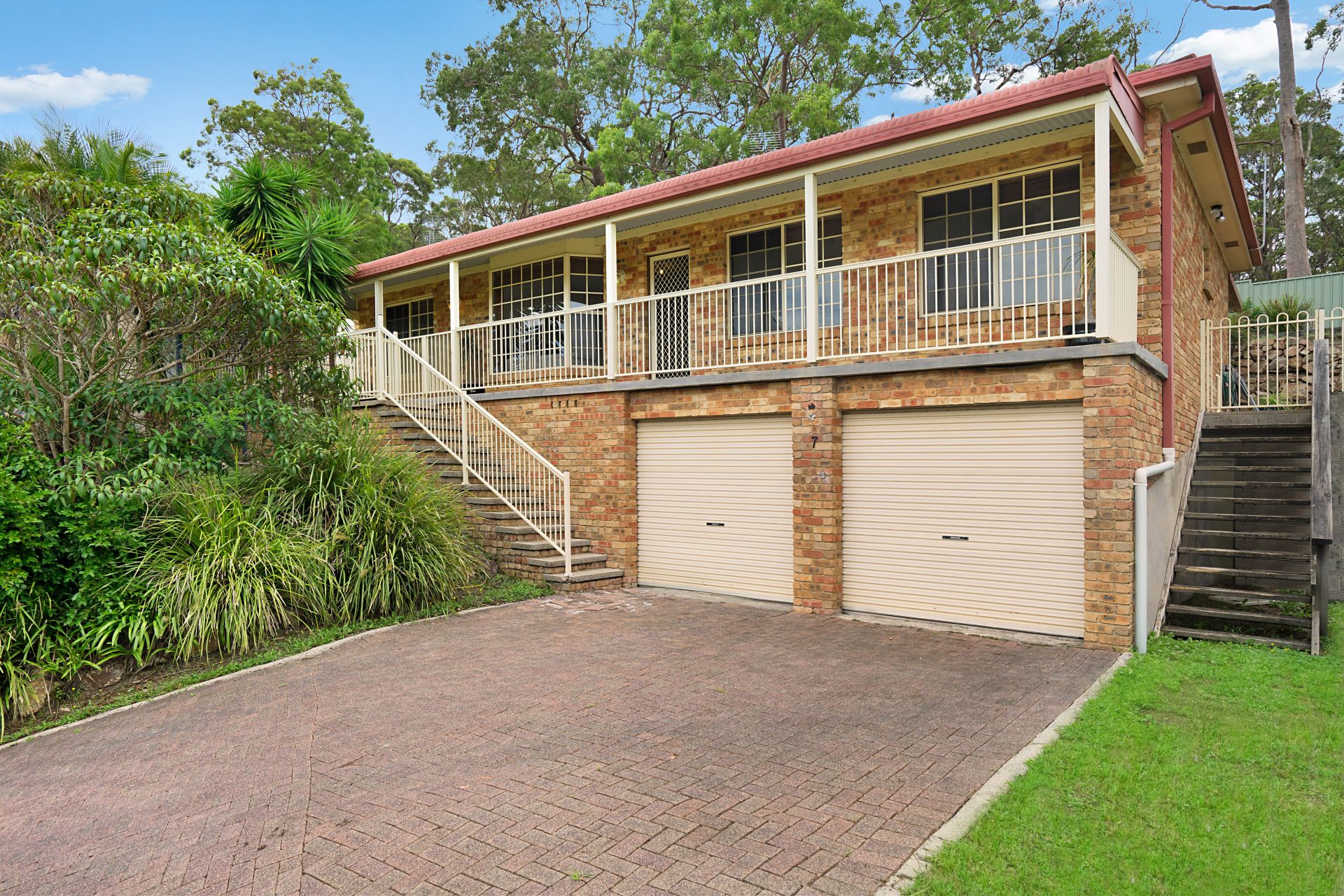7 Honeyeater Place Tingira Heights NSW, 7 Honeyeater Place Tingira Heights - Thumbnail 4