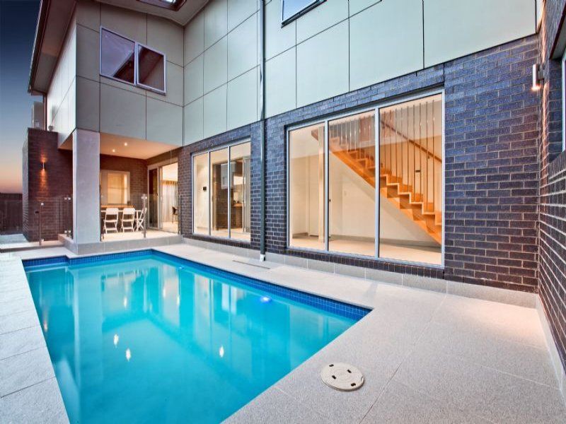 28 Brunton Avenue, Caroline Springs - Thumbnail 2