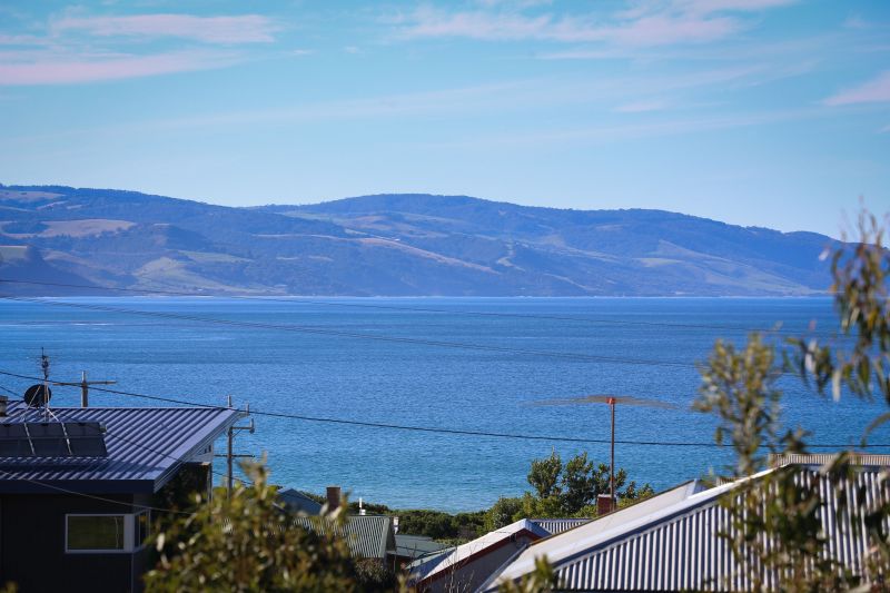 4/9 Great Ocean Road, Marengo, VIC, Marengo - Thumbnail 2