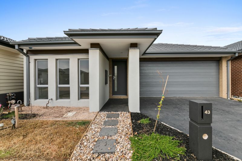 43 Bluebottle Parade, Rockbank