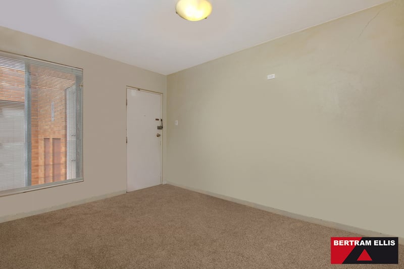 2/62 Knox Street, Watson - Thumbnail 2