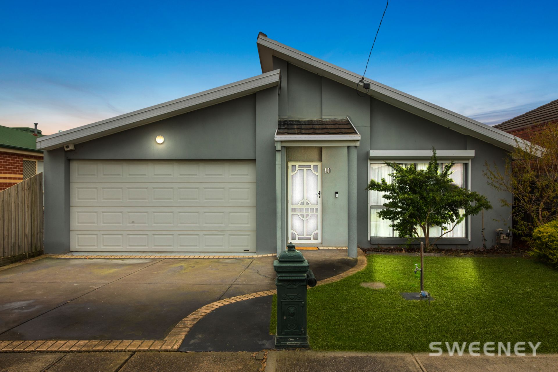 10 Canny Court, Altona Meadows - Thumbnail 2