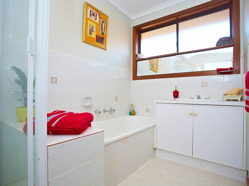 37 Hoddle Way, Altona Meadows - Thumbnail 6