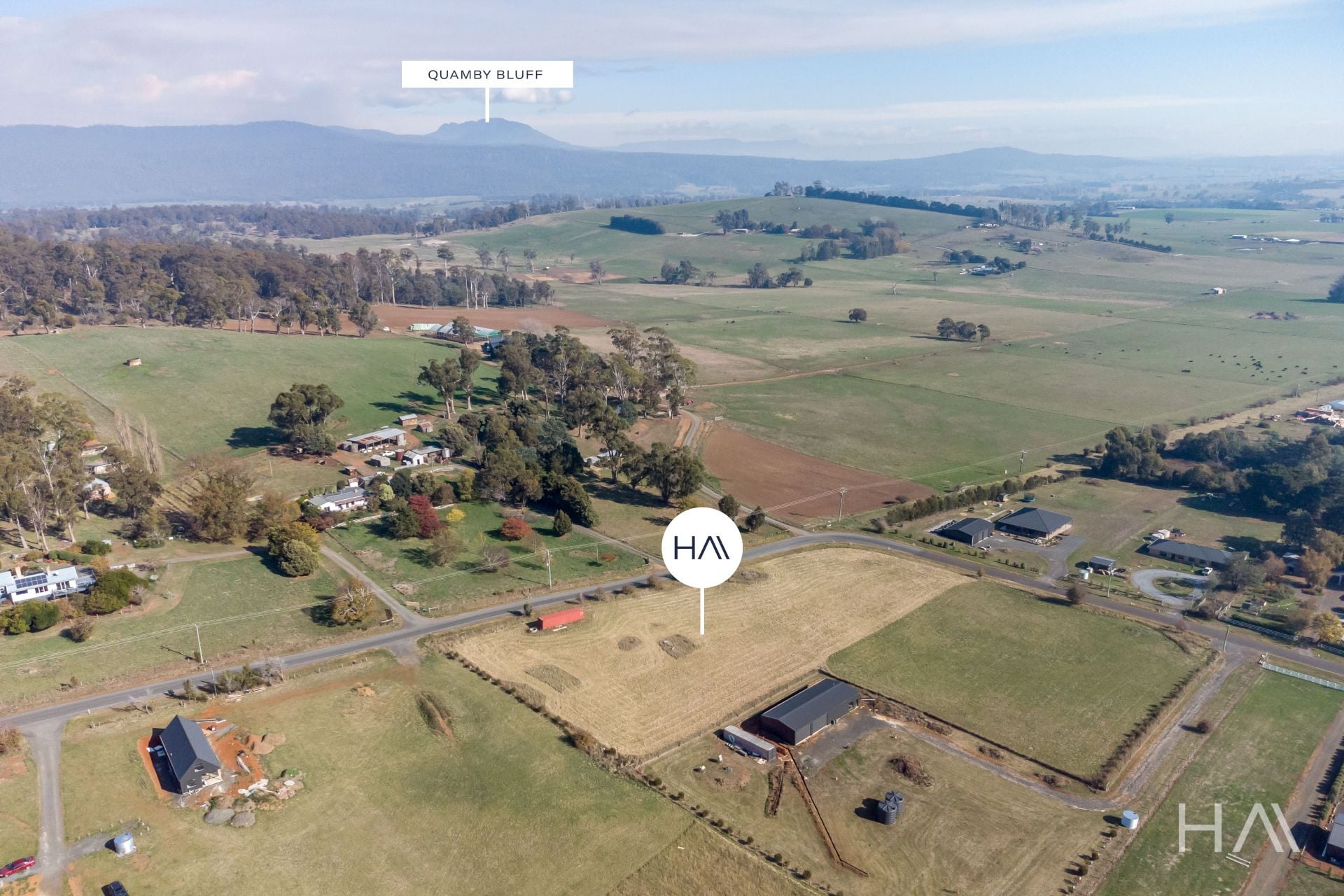 830 Black Hills Road Westbury, Westbury - Thumbnail 2