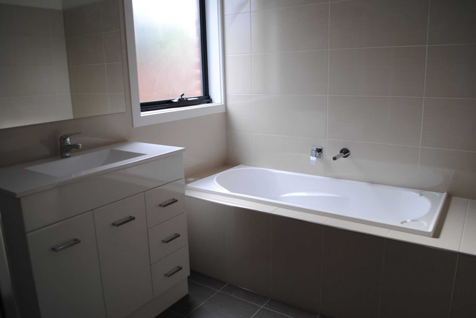 COMFORTABLE LIVING IN GREAT LOCATION