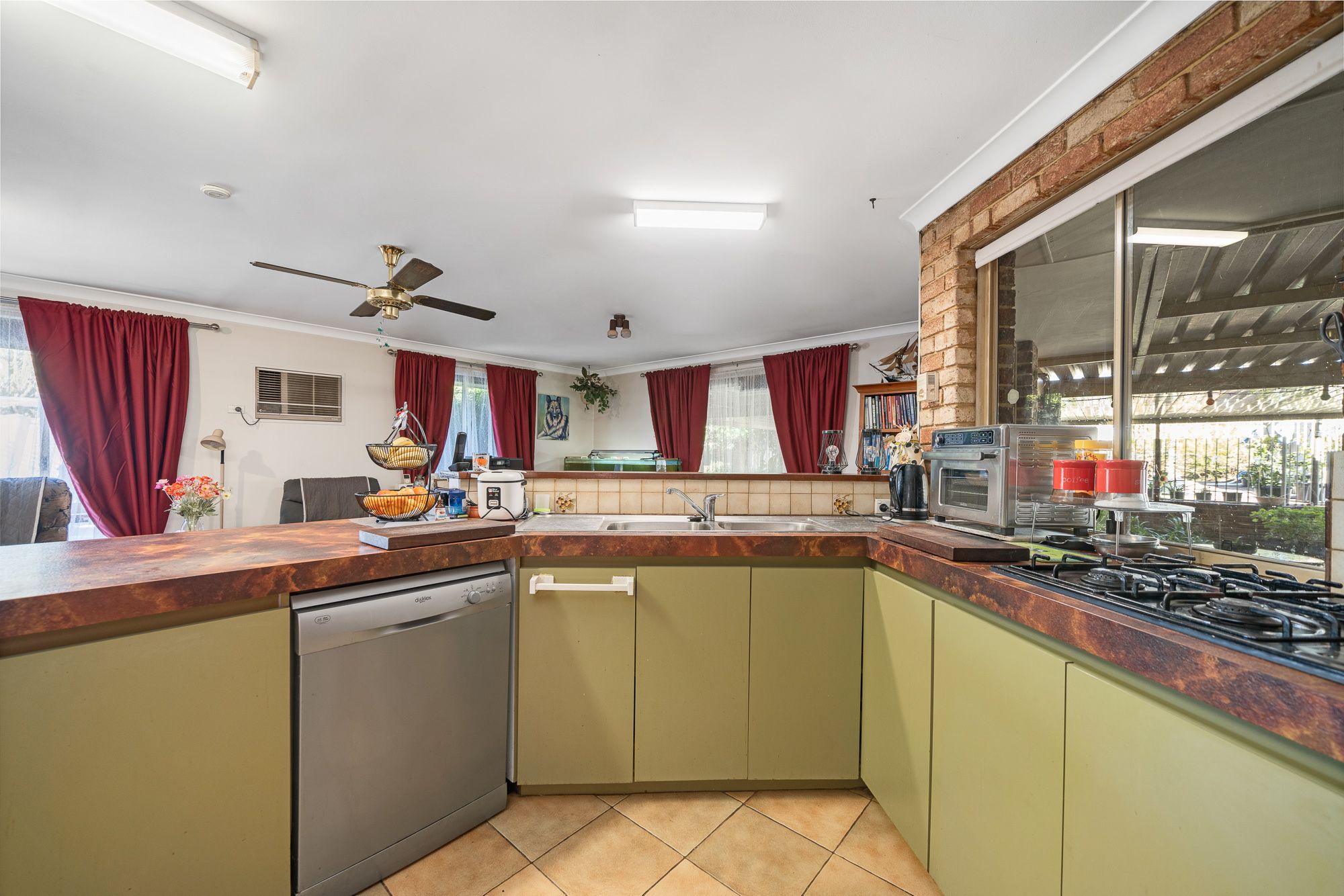 4 Cobb Place, Gosnells