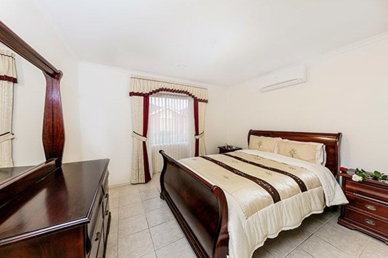 CHARMING 3 BEDROOM HOUSE IN PERFECT LOCATION