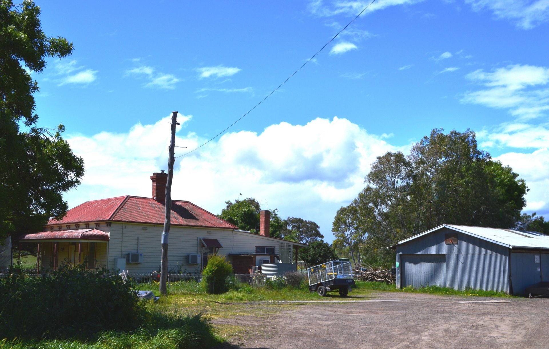 COUNTRY LIVING