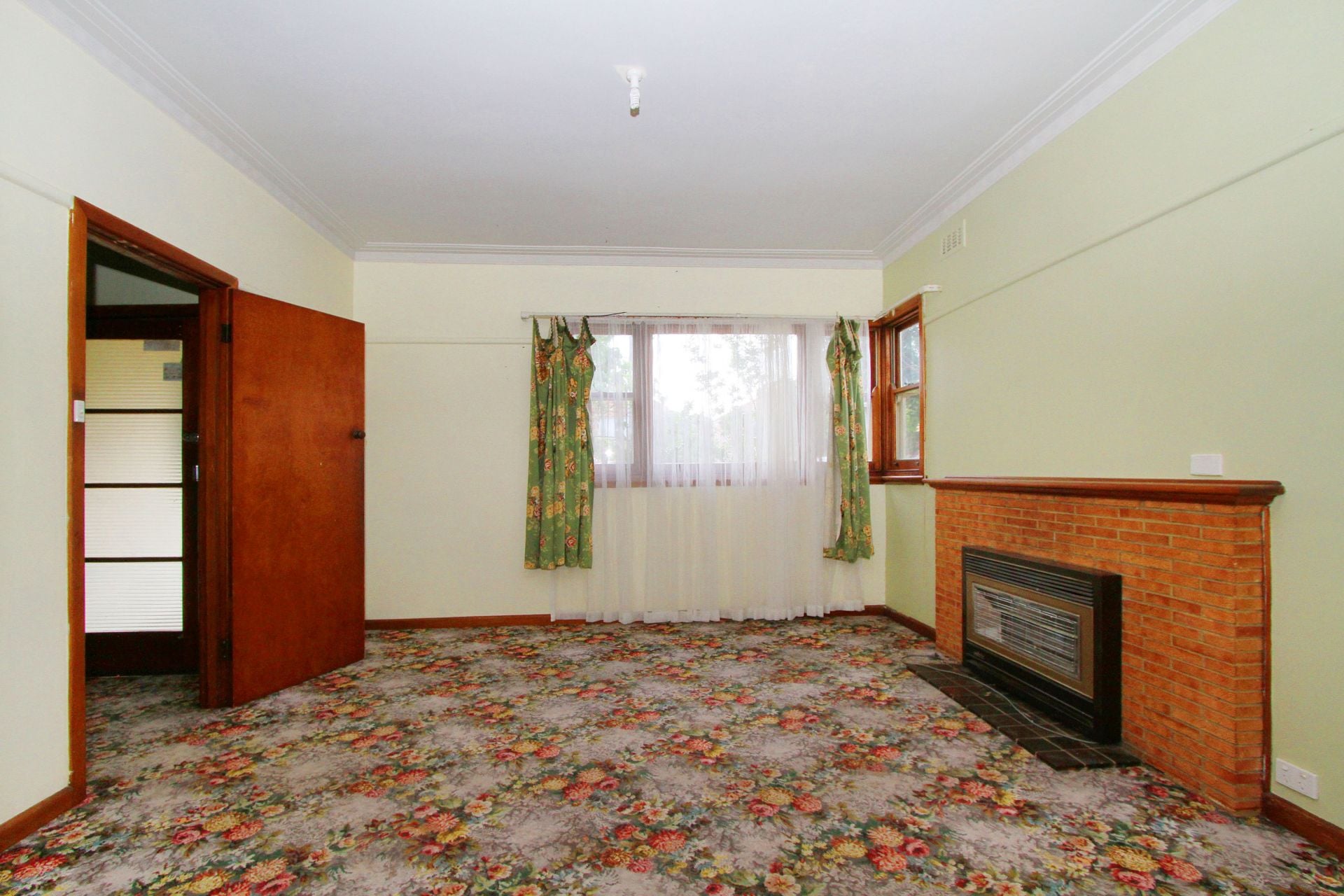 3 or 4 bedrooms you decide!