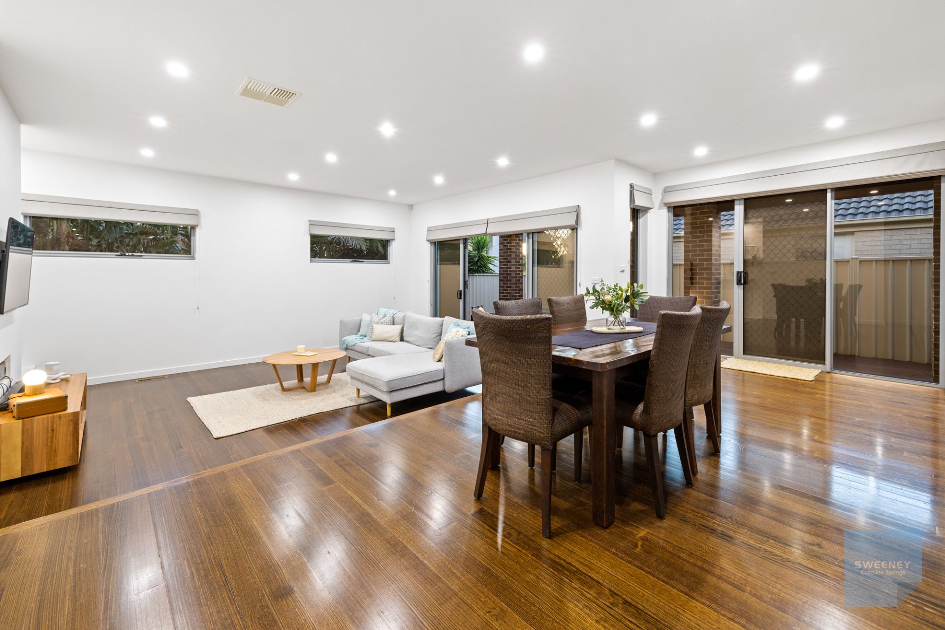 19 Carisbrook Street, Caroline Springs - Thumbnail 6