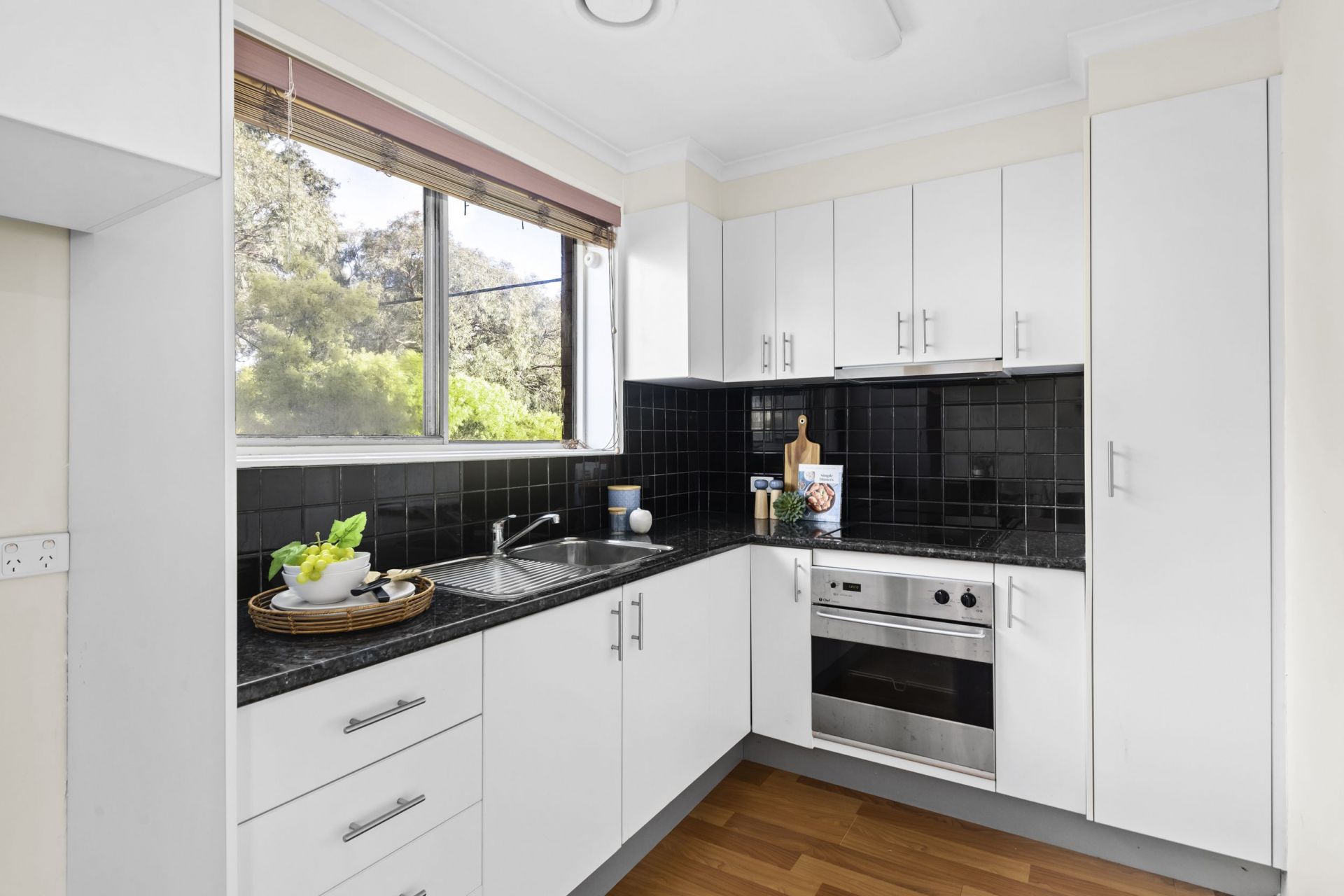 2/15 Elm Avenue, Elsternwick - Thumbnail 4