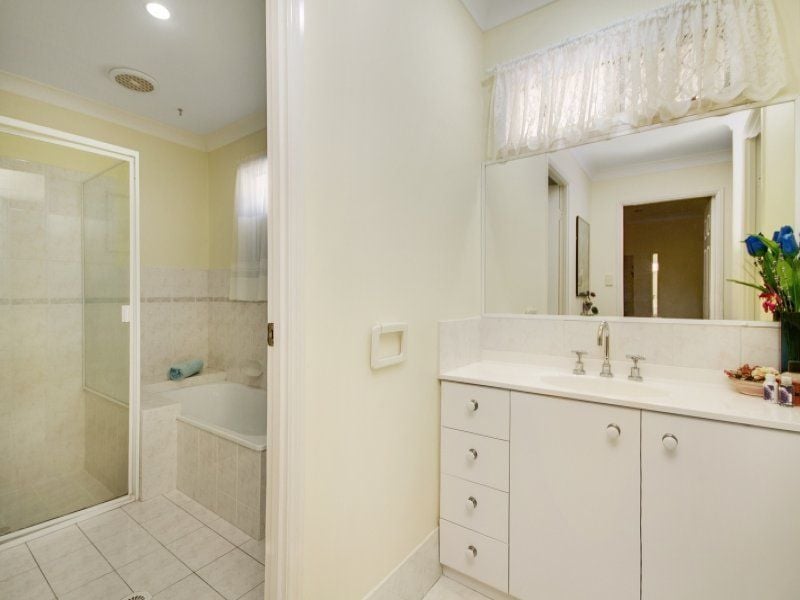 2/25 Monterey Avenue BANORA POINT NSW, Banora Point - Image 1