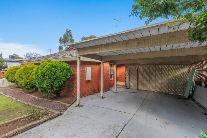 41 Warriparri Crescent, Greensborough