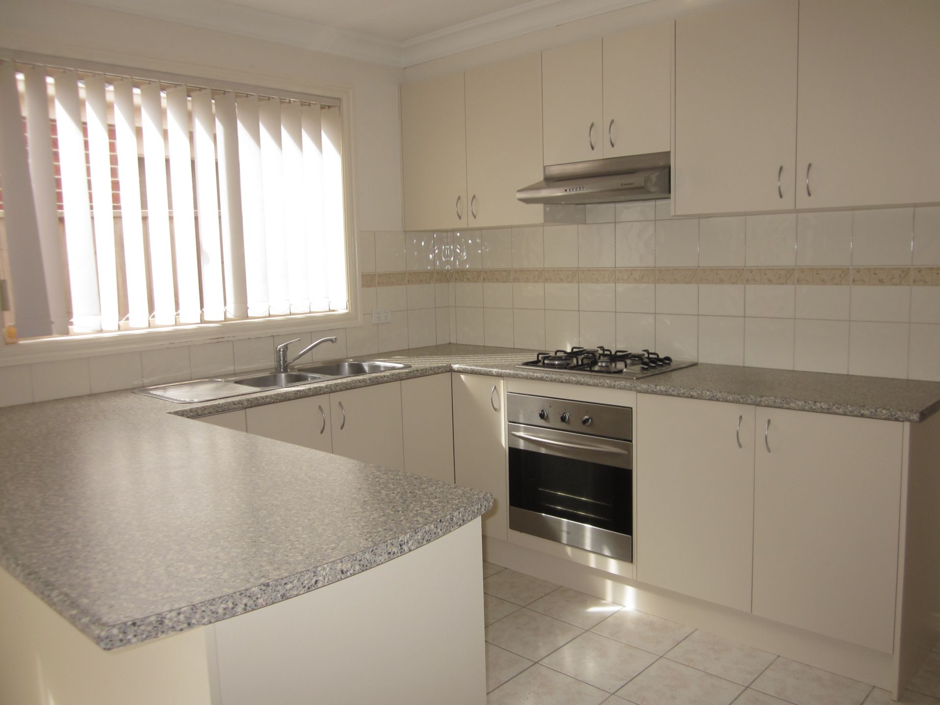 AFFORDABLE FAMILY HOME OPPOSITE PARK