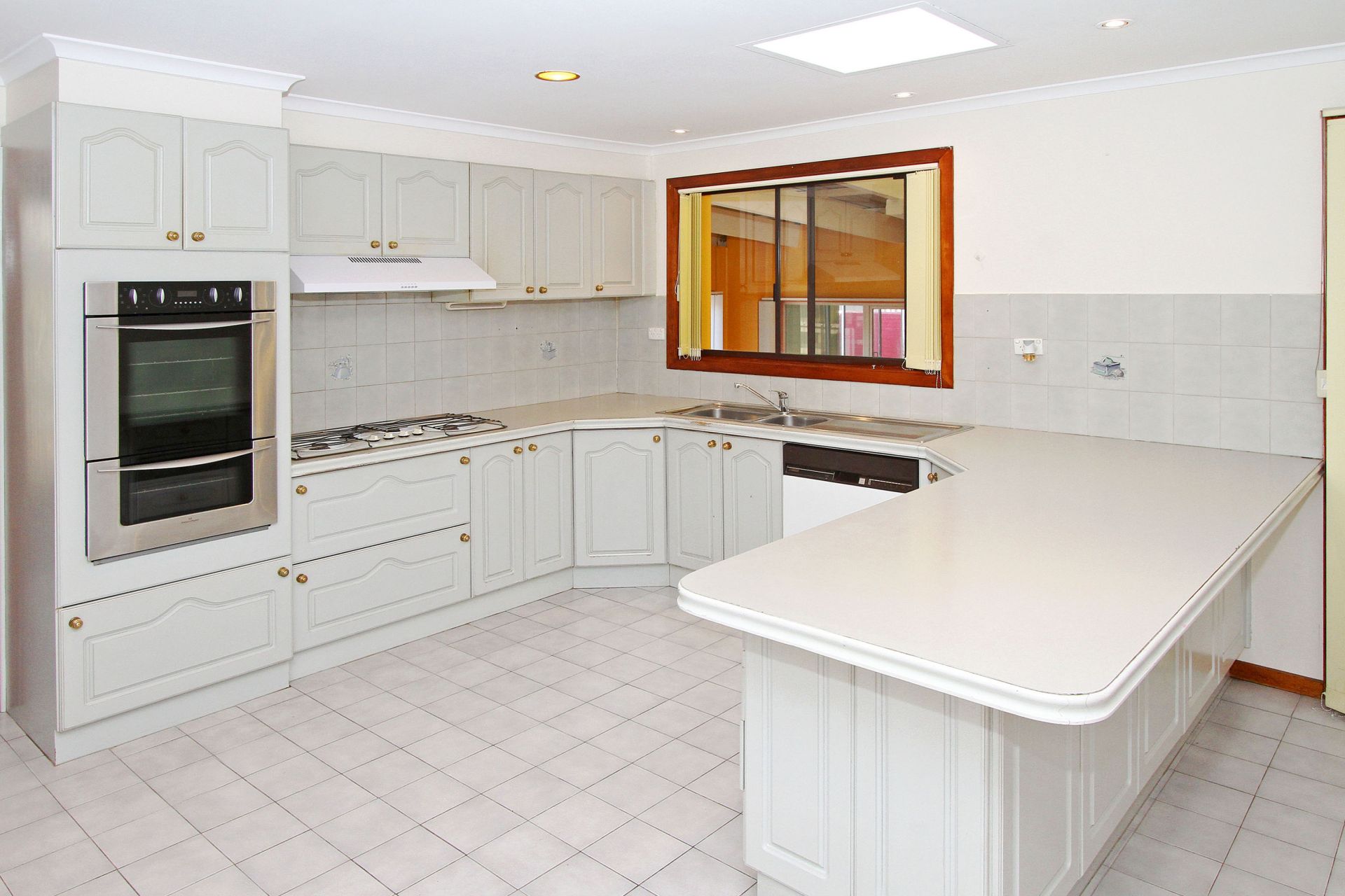 ROOM FOR THE FAMILY   *Insp Sat 11th Nov @ 11:30am*