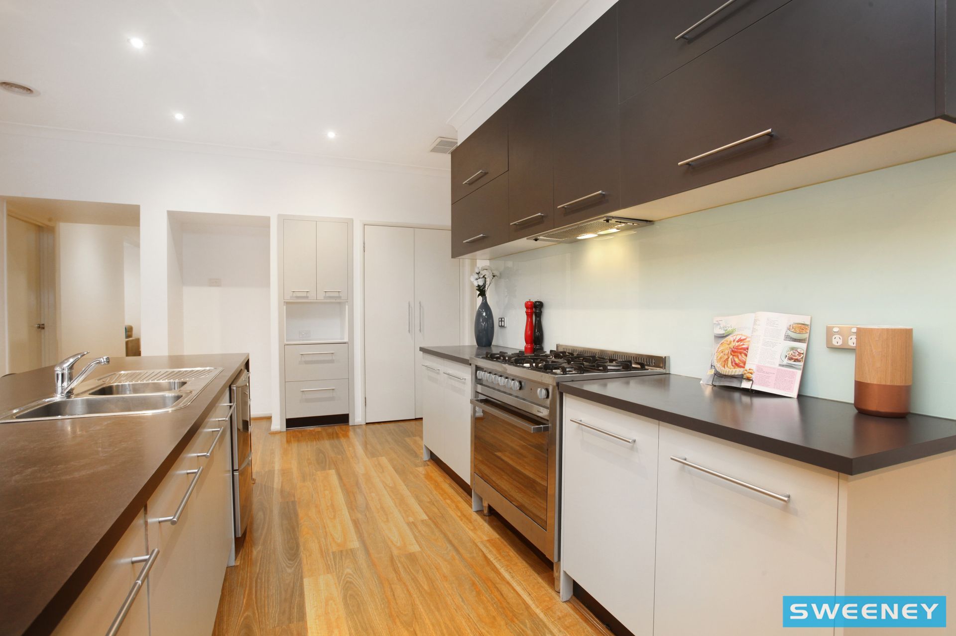 11 Beckett Crescent, Caroline Springs - Thumbnail 8