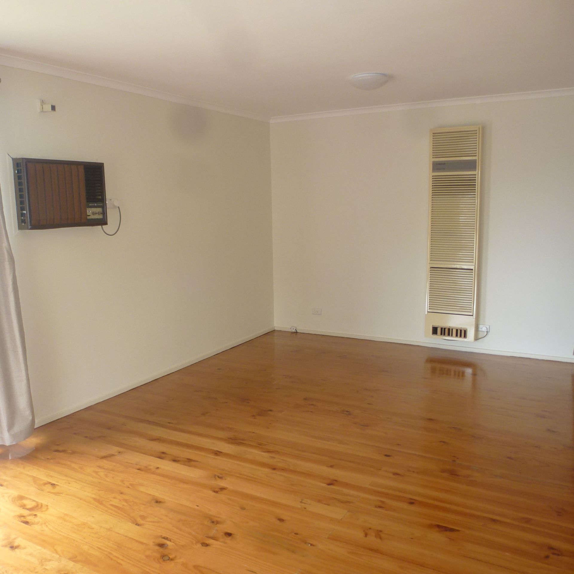 LOVELY 3 BEDROOM FAMILY HOME