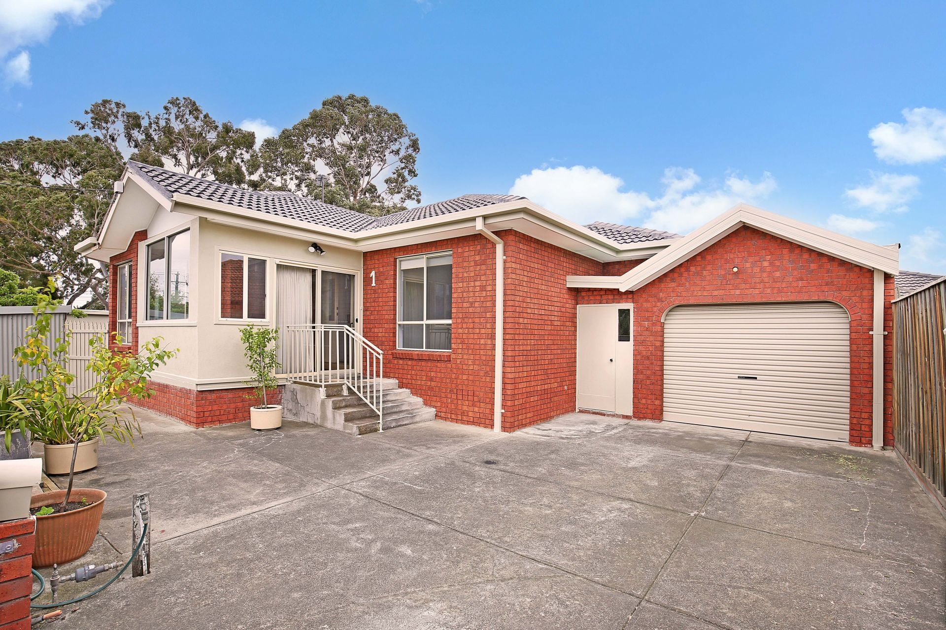 LOVELY FAMILY HOME