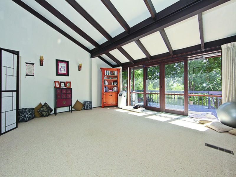19 Martens Crescent, Weston - Thumbnail 5
