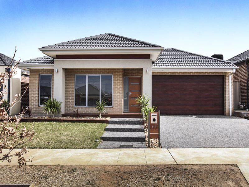 111 Oakview Parade, Caroline Springs - Thumbnail 2