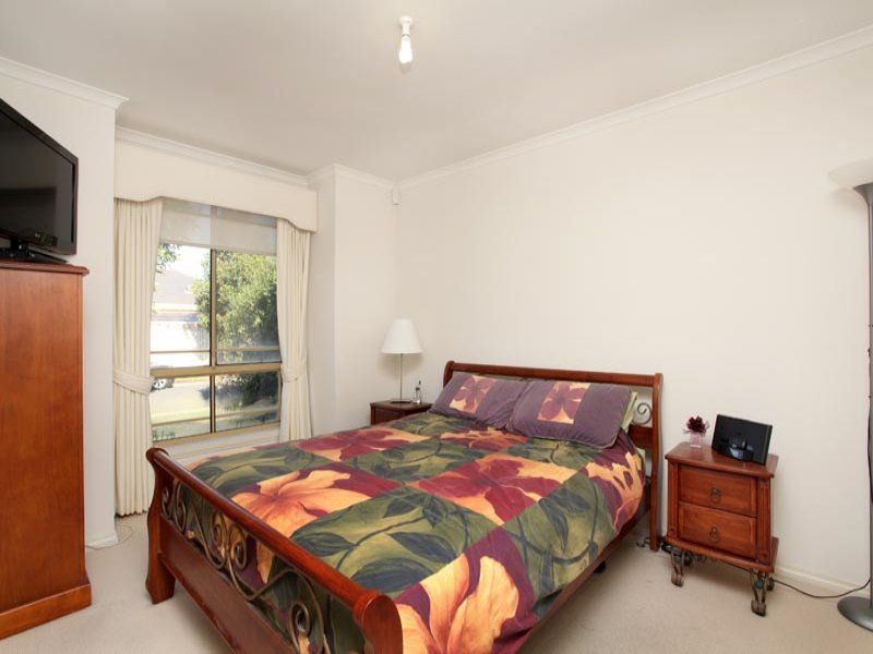 38 Grampians Way, Caroline Springs - Thumbnail 7