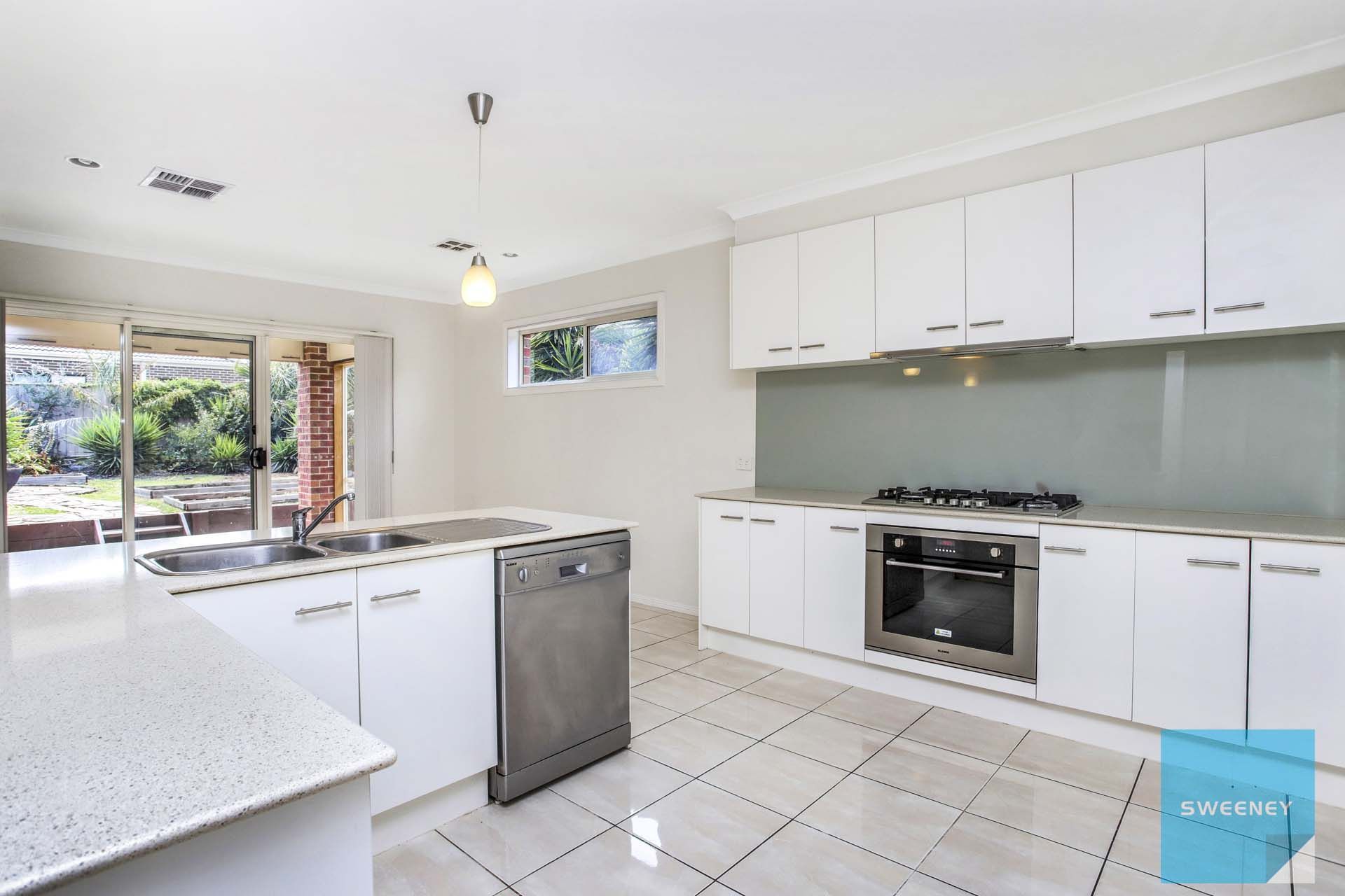 17 Weigall Close, Caroline Springs - Thumbnail 4