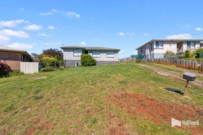 3
 
 
 
  
 
 
 1
 
 
 
  
 
 
 4
 
 
 
 
 
 
 
 42 Barker Street, Ulverstone TAS 7315, Ulverstone - Thumbnail 4
