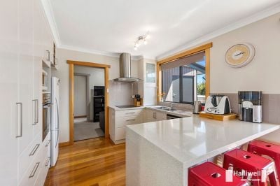 3
 
 
 
  
 
 
 2
 
 
 
  
 
 
 1
 
 
 
 
 
 
 
 1 Warruga Place, Devonport TAS 7310, Devonport - Thumbnail 8