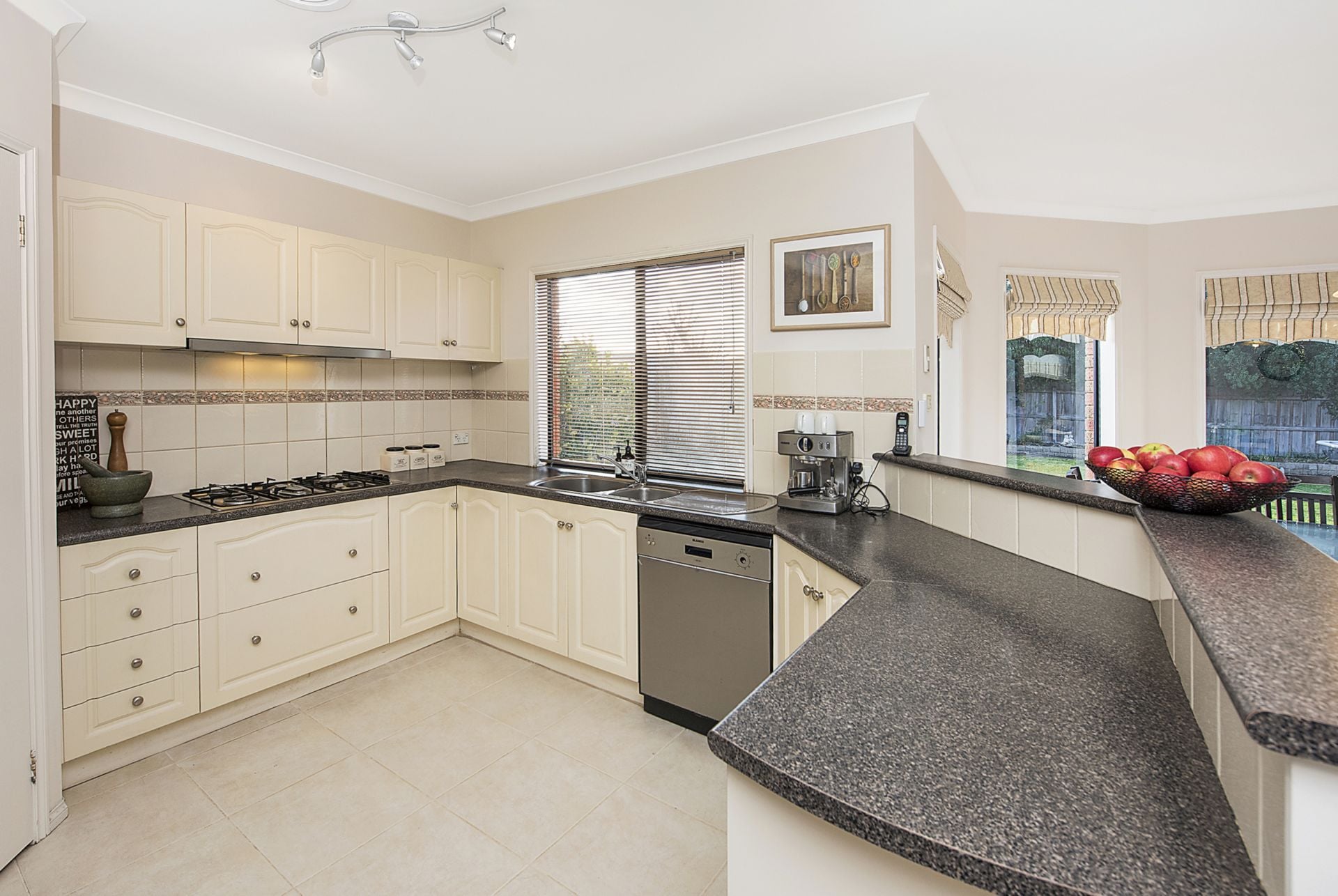 24 Oak Street Whittlesea, Whittlesea - Thumbnail 7
