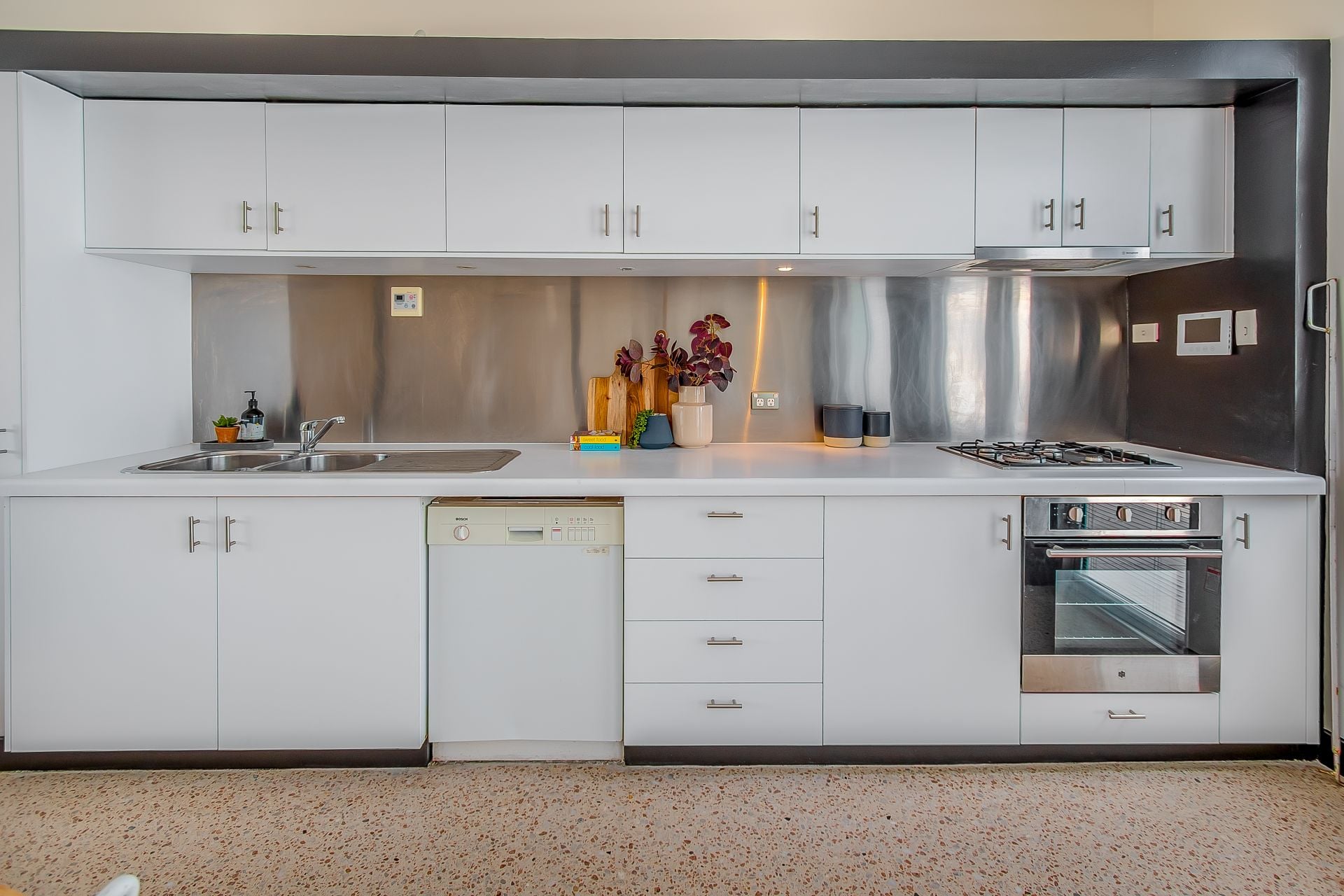 A Carefree Slice of Cosmopolitan Living