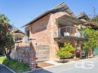 2C Council Place, East Fremantle