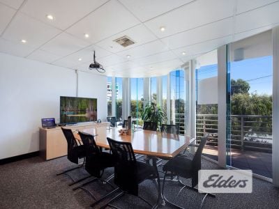 FUNCTIONAL INNER CITY OFFICE | 5 CAR PARKS!