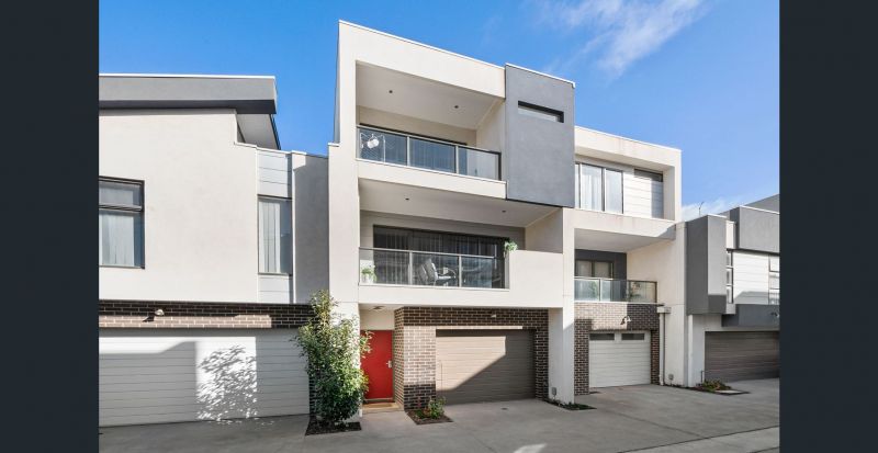 3/79 Lancefield Drive, Caroline Springs - Thumbnail 2