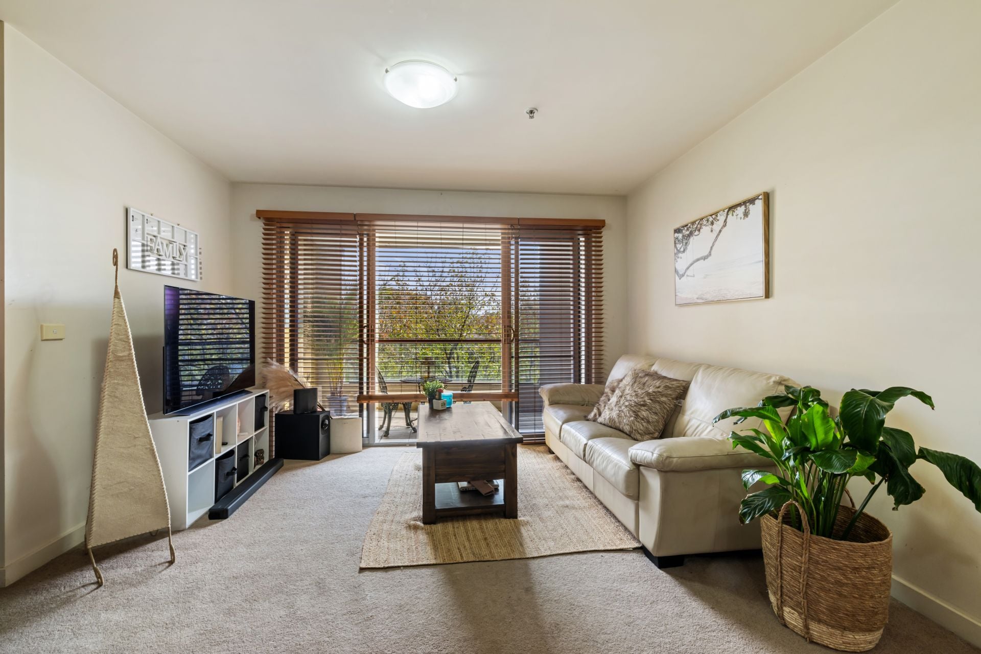 Prime Position With Lots Of Modern Comforts