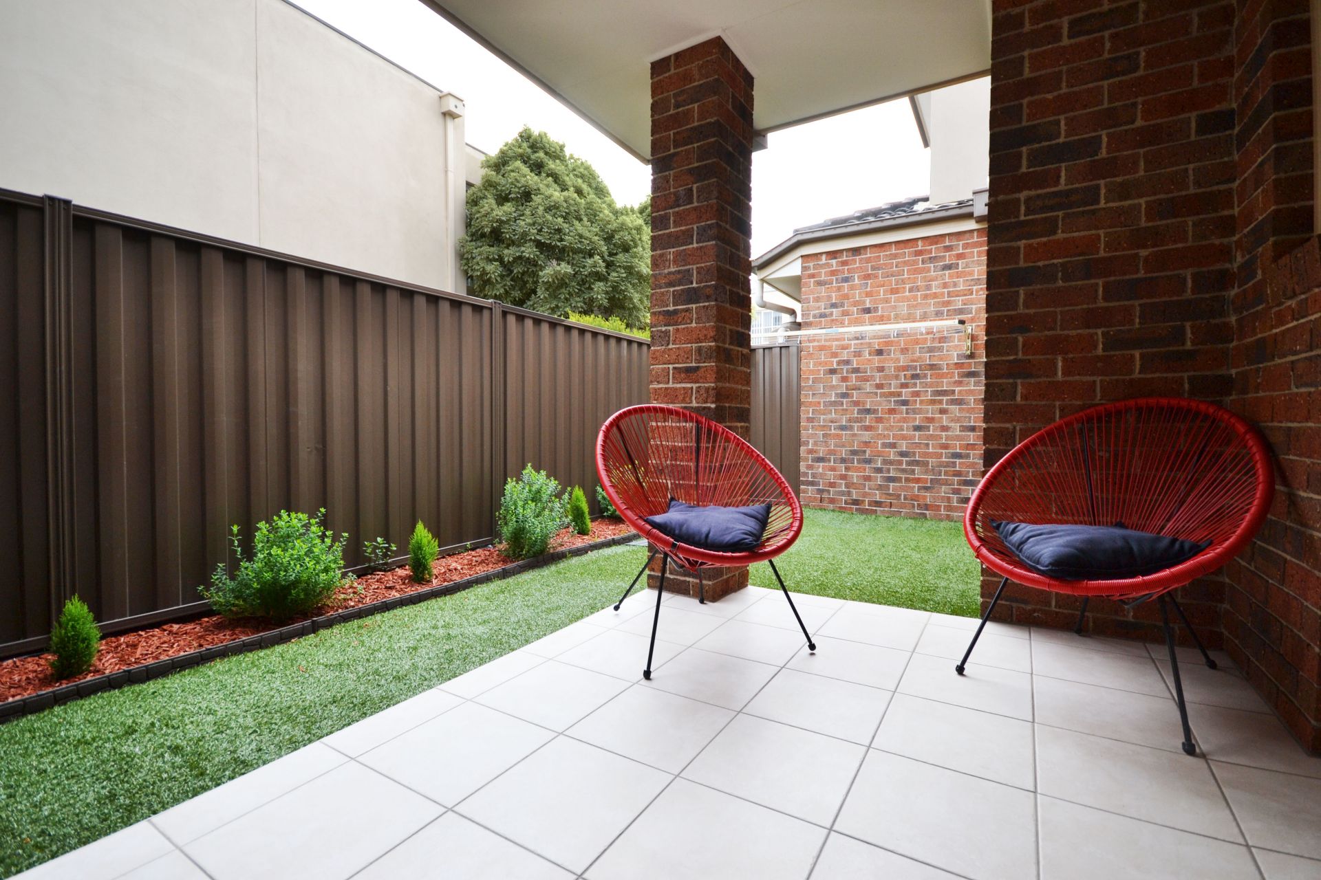 LOOKING FOR A NICE PLACE TO LIVE! This one is worth checking out.