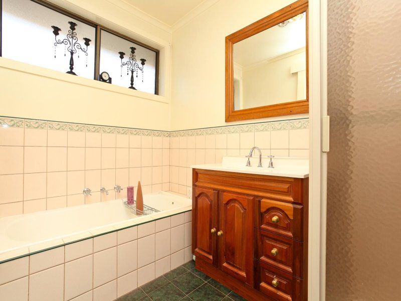 14 Redditch Crescent, Deer Park - Thumbnail 6