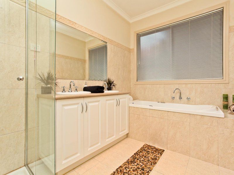 65 Chisholm Drive, Caroline Springs - Thumbnail 8