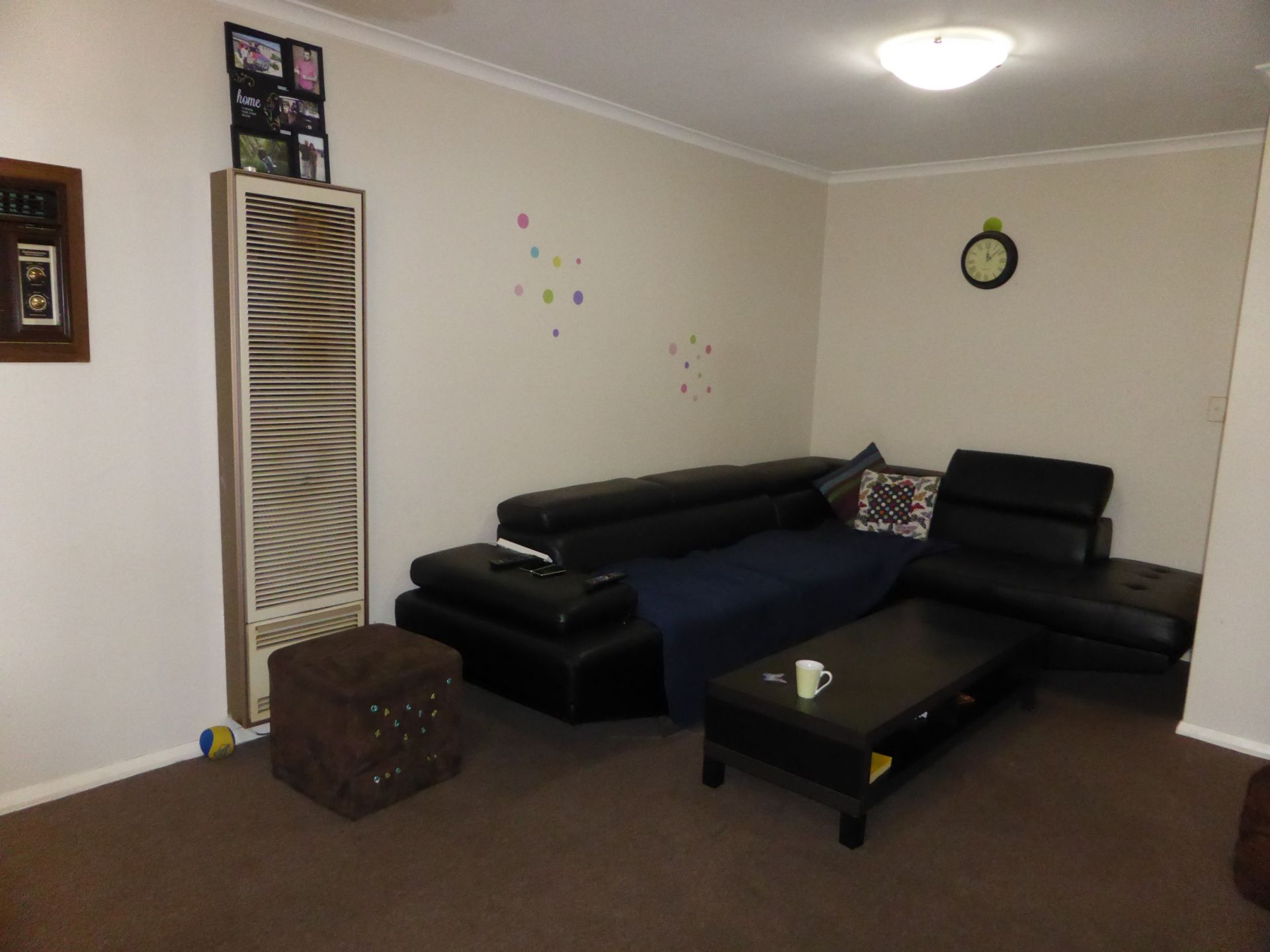 SPACIOUS UNIT NEWLY REFURBISHED!