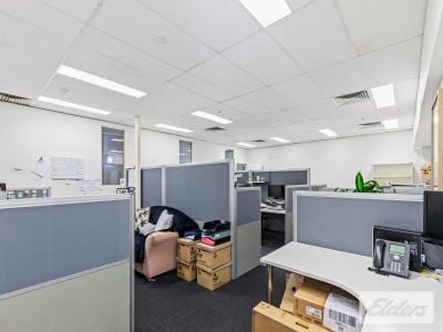 PRIME 690M2 OFFICE SPACE!
