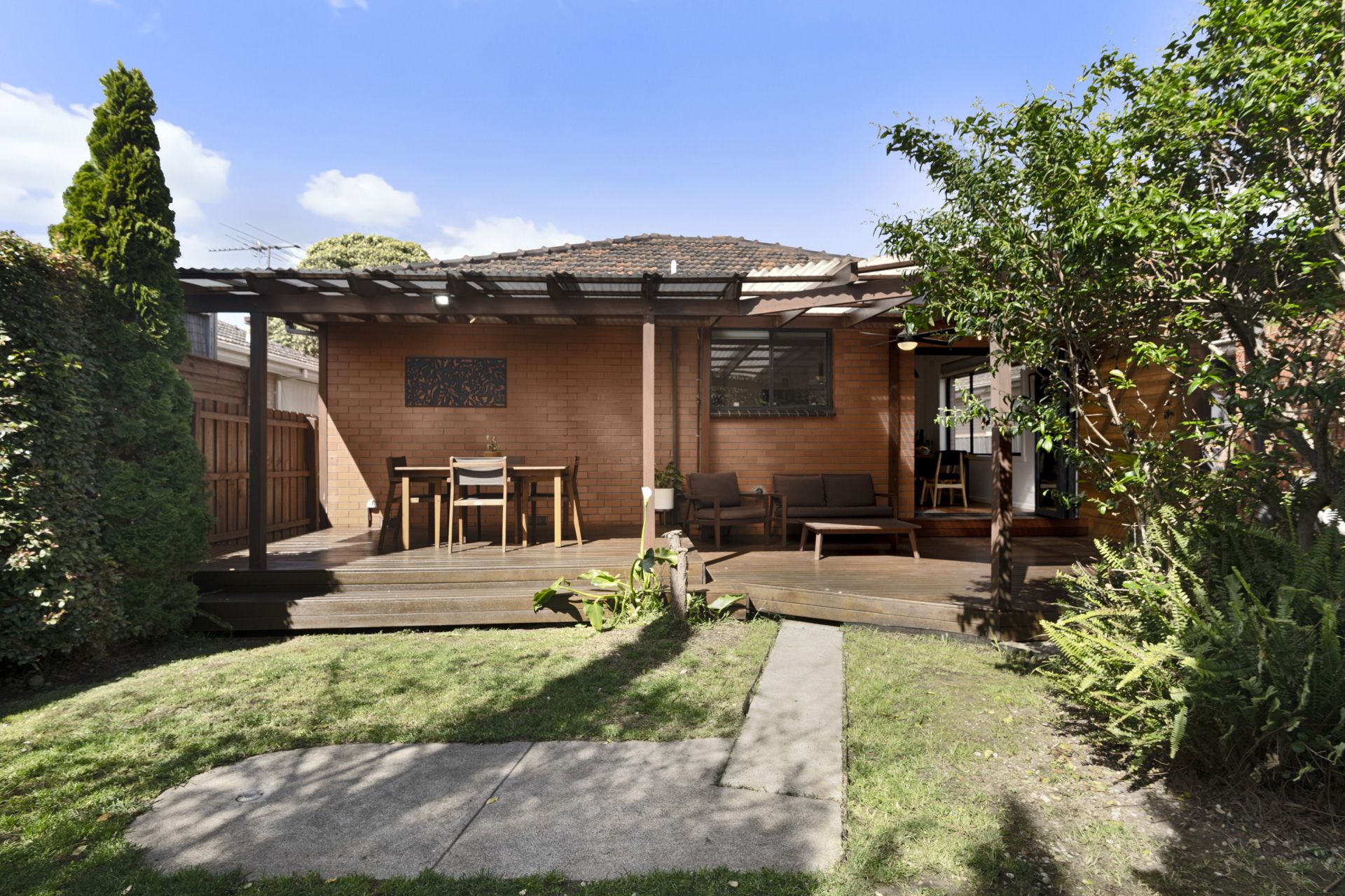 Stunning Home in Ideal Locale