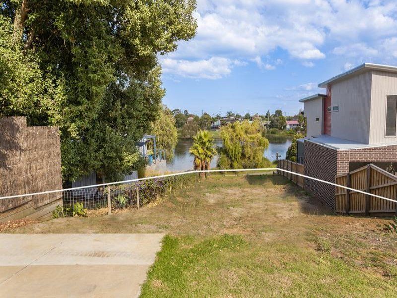 16 Riviera Crescent OCEAN GROVE VIC, Ocean Grove - Thumbnail 2