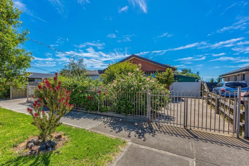 70 McIntyre Drive, Altona - Thumbnail 2