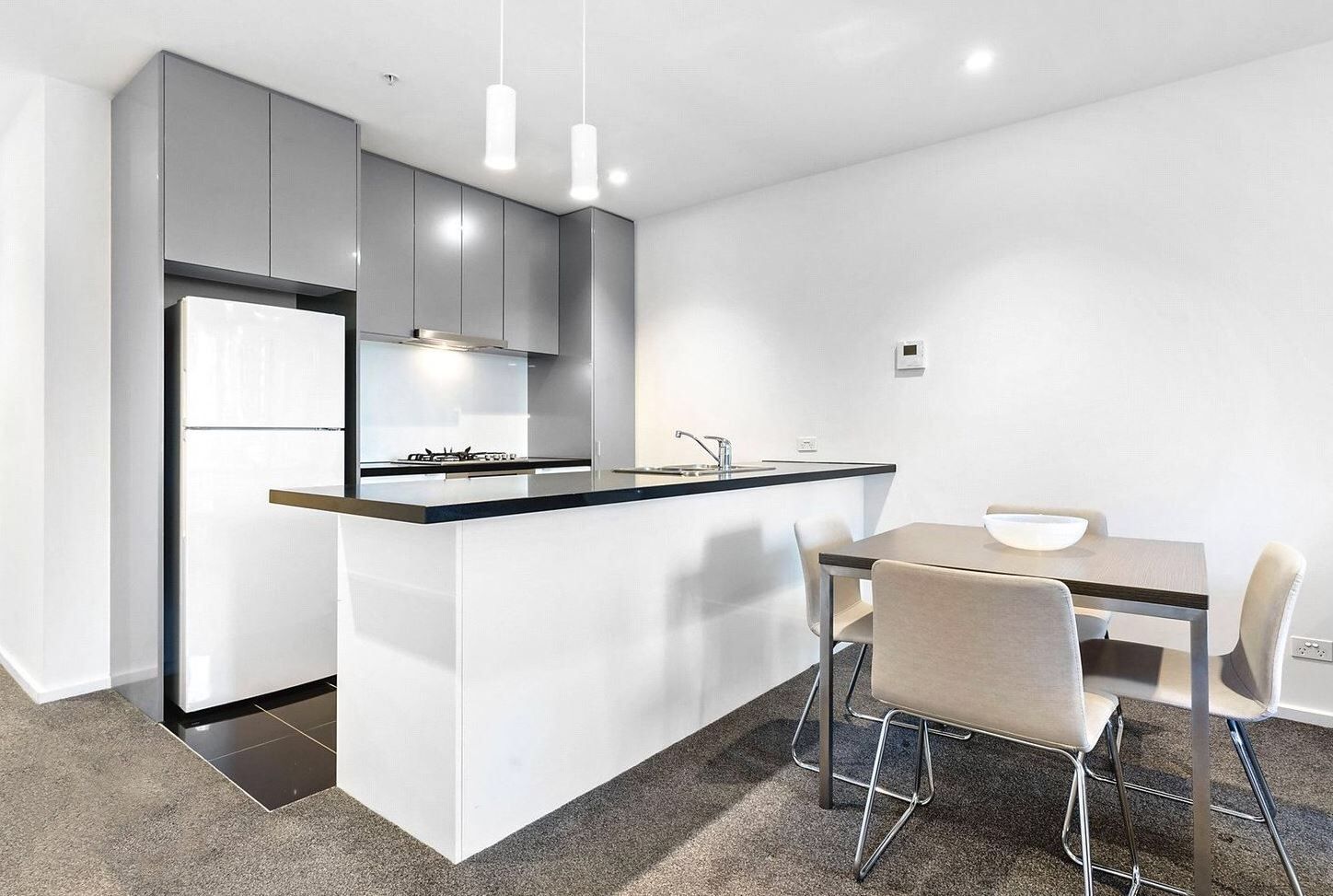 Southbank Grand: Prime Position, Luxury Lifestyle, Spacious Sensation!