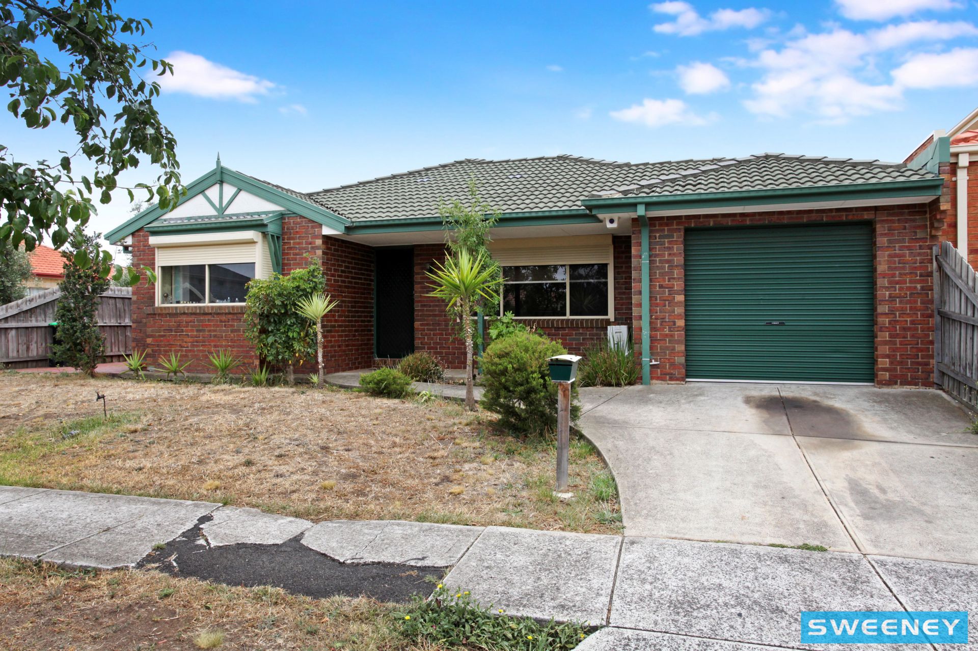 9 Howqua Way, Taylors Hill - Thumbnail 2
