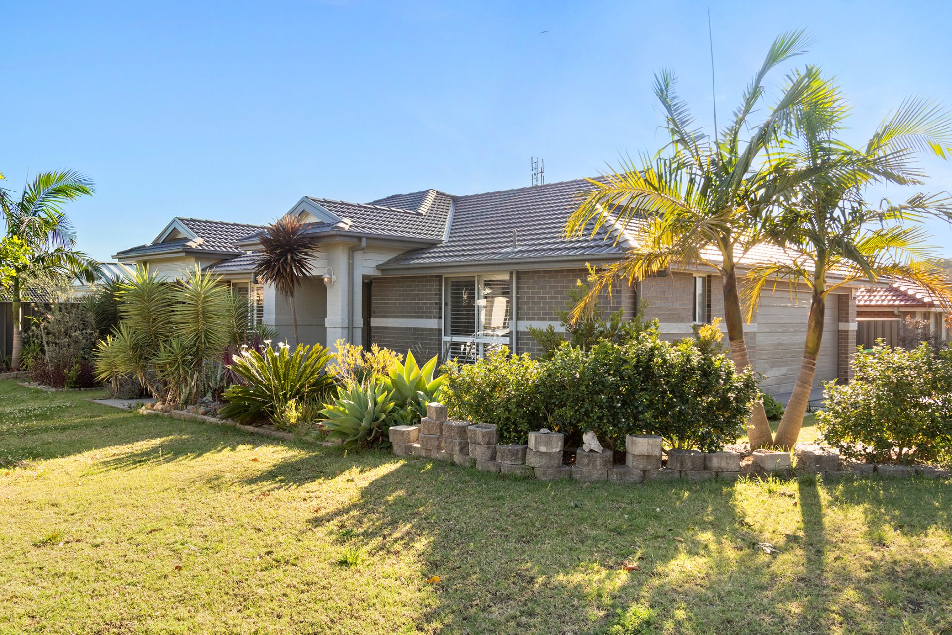 Real Estate For Lease 25 Clydesdale Street Wadalba , NSW