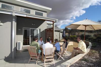 BEAUTIFULLY PRESENTED ACCOMMODATION COMPLEX FOR SALE - 10 ACRES - 4KM FROM REGIONAL CENTRE - THE ULTIMATE TREE CHANGE